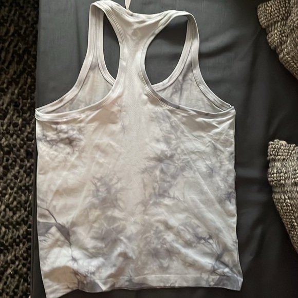 Swiftly Tech Racerback 2.0 Size 12 - Picture 6 of 9